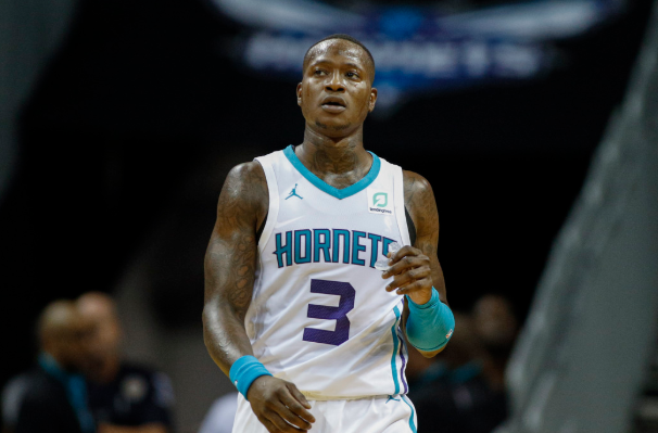 NBA直播- 黄蜂罗齐尔末节20分逆转雄鹿